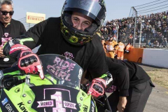 69817100-40E4-4B73-B254-191AF7B02F3B-640x640